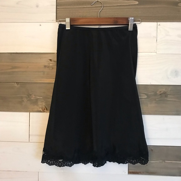 Lady Lynne ⚜️ Vintage Black Slip with Lace Trim - Picture 1 of 4
